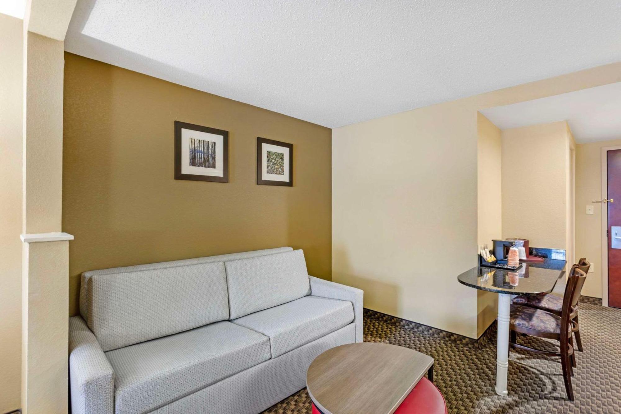 Comfort Inn & Suites Carneys Point Kültér fotó