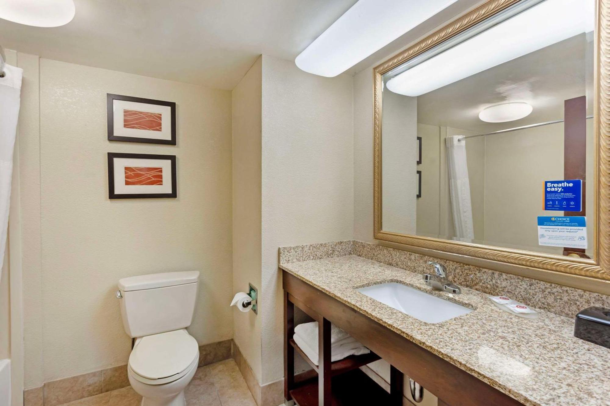 Comfort Inn & Suites Carneys Point Kültér fotó