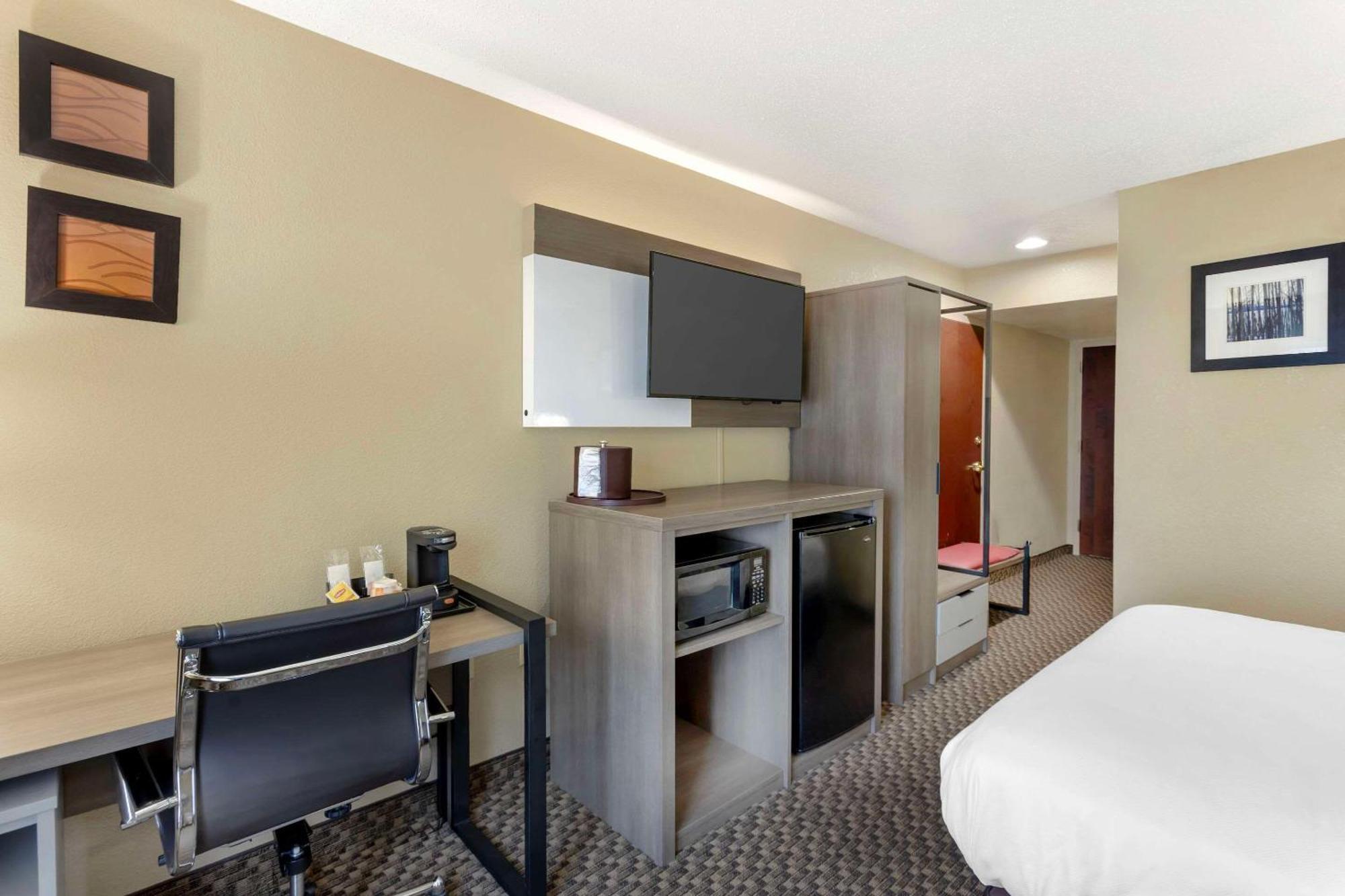 Comfort Inn & Suites Carneys Point Kültér fotó